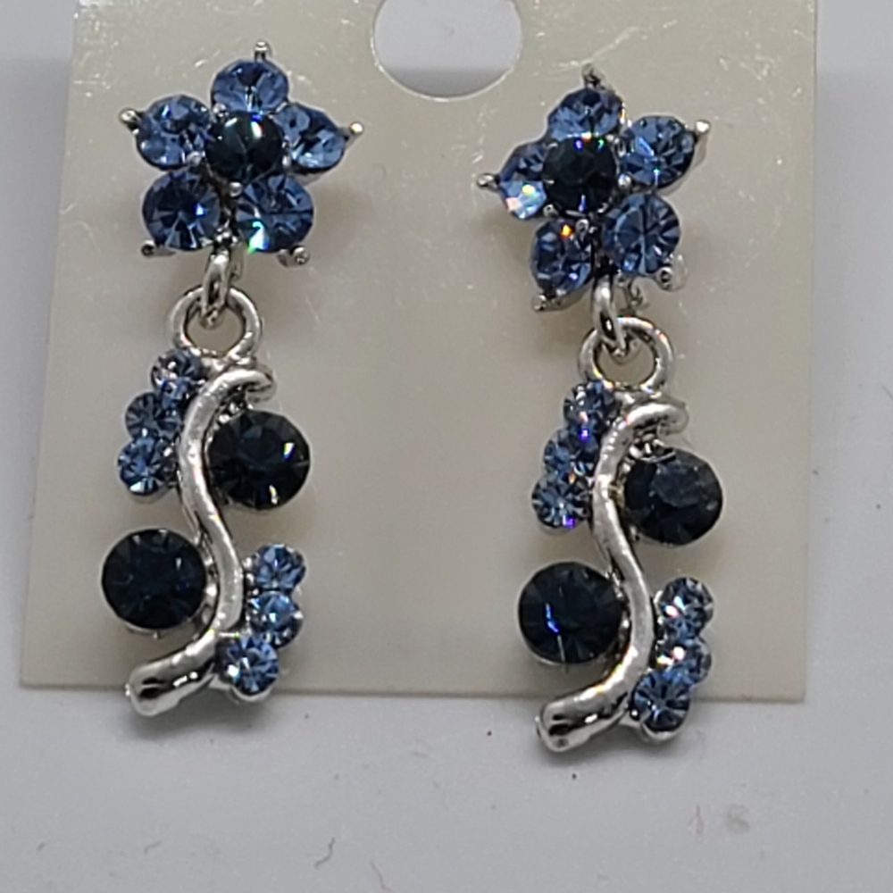 Y Necklace & Earrings Set, Blue & Silver - Picture 6 of 6